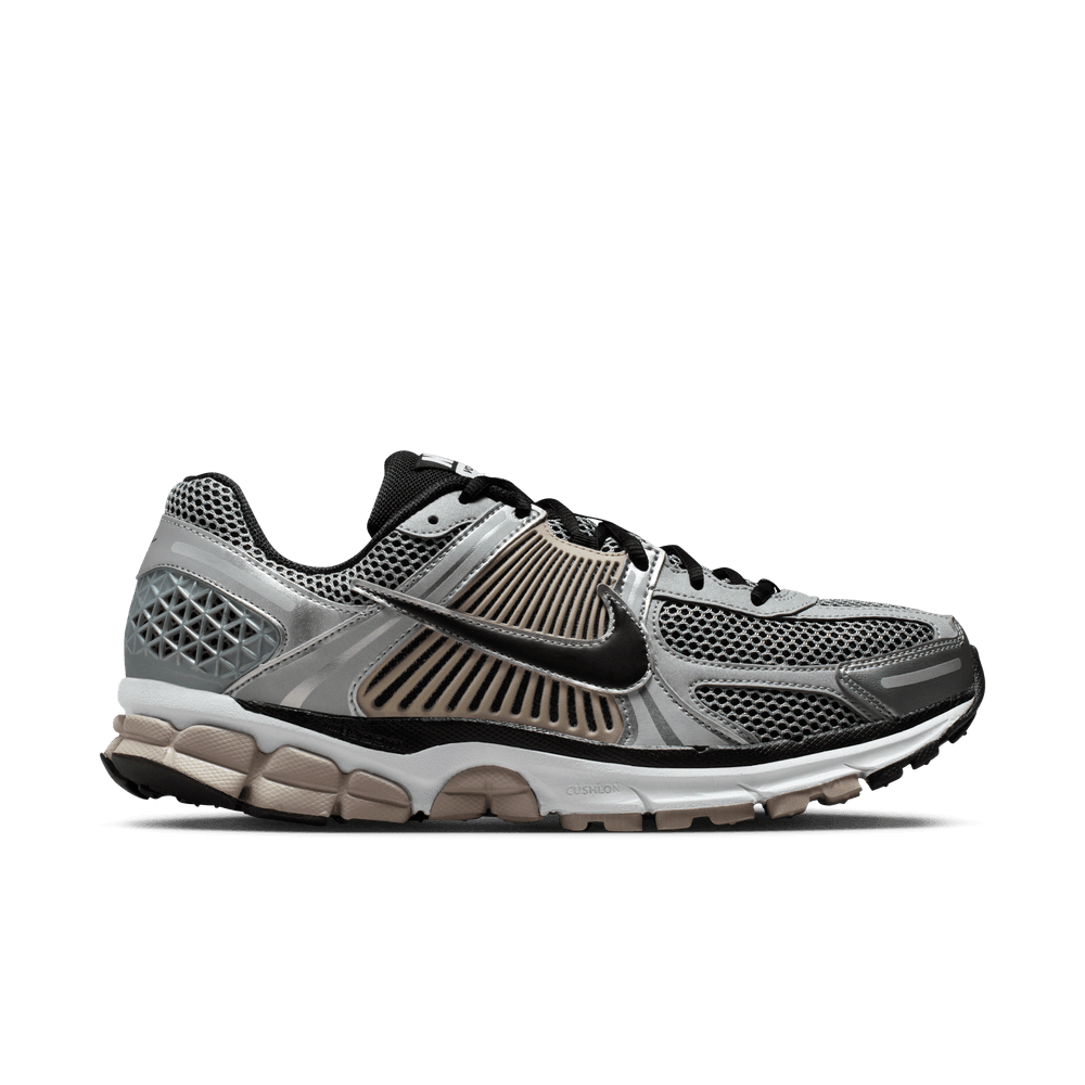 Men's Nike Zoom Vomero 5 - METALLIC SILVER