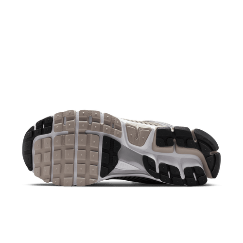 Men's Nike Zoom Vomero 5 - METALLIC SILVER
