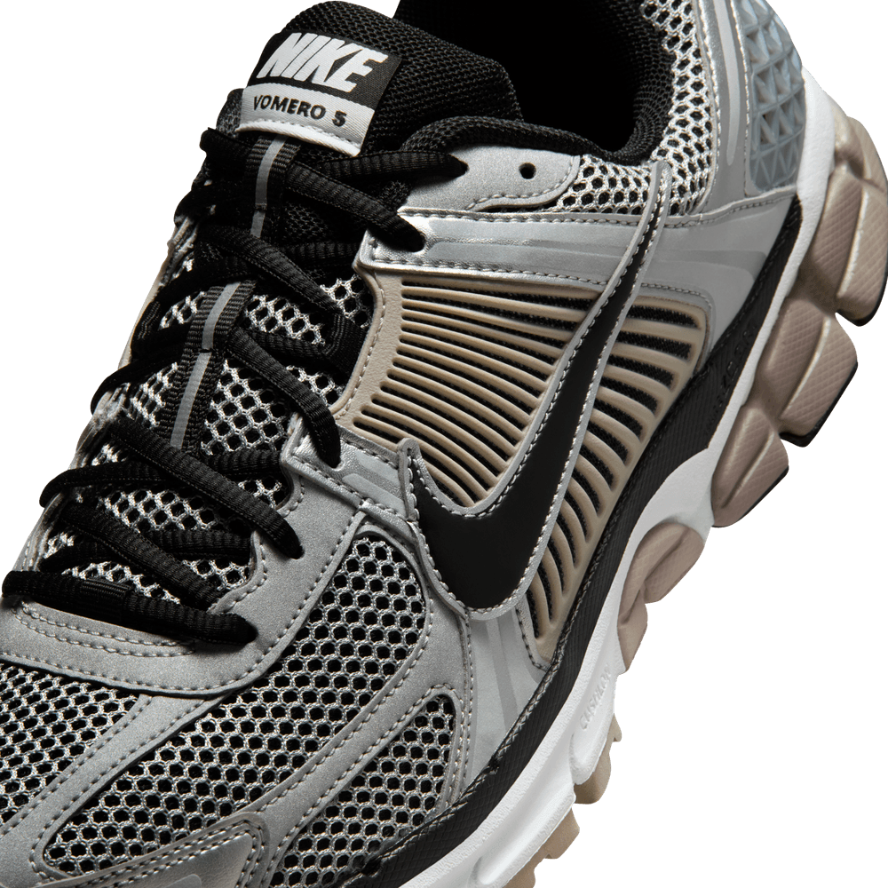 Men's Nike Zoom Vomero 5 - METALLIC SILVER