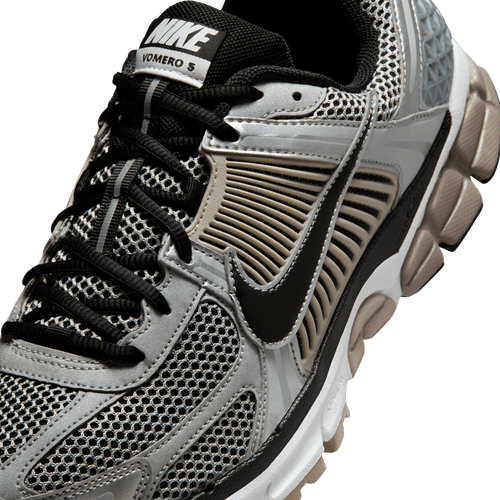 Men's Nike Zoom Vomero 5 - METALLIC SILVER